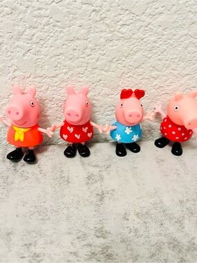 Peppa Pig Four Figurine Set in Pink, Red, Blue